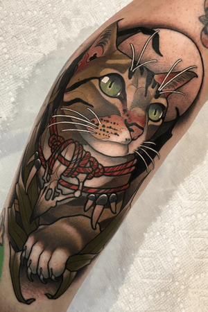 A little jungle kitty for my pal Westley Canada! Thanks again! #neotraditional #neotraditionaltattoo #cat #cattattoo #dallastattooartist #texastattoo 