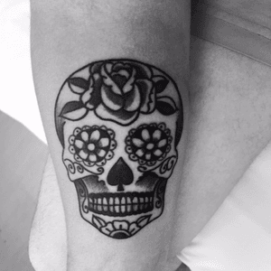 Tattoo in Valencia. Insta : Elnido Tattoo #skull #mexicansugarskull #skullmexican 