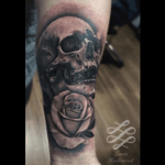 A cool little Skull and rose combo I did a while back on Arron for his first tattoo! #lewishazlewood #lewishazlewoodtattoo #staganddaggertattoo #somerset #uk #blackandgrey #blackandgreytattoo #blackandgray #bng #bngtattoo #skull #skulltattoo #rose #rosetattoo #flower #blackandgreyrose #realistic #realism #bngrealism #blackandgreyrealistic 