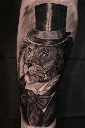 Lion and top hat
