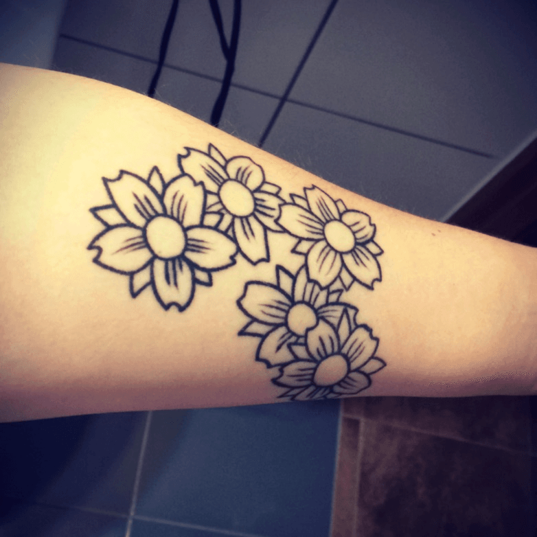 Tattoo uploaded by Filipe Lopes • Tracinhos! #AnaAbrahão #fineline  #traçofino #delicadas #delcates #fofas #cute #TatuadorasDoBrasil  #presuntinhas • Tattoodo