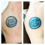 Before and after button tattoo #beforeandafter #banda #retouch #coverup #redo #button #blue #bluebutton #hand #handtattoo #stillraw #brightblue #memorialtattoo #forwerner #memorial #buttonhole #buttons 