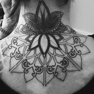 #workinprogress #tattoo #ink #inked #inkedgirls #tattooedgirls #linework #lotus #lotusflower #flower #dotwork #dots #shading #step2 #scars #scotland #stirling #studio52 