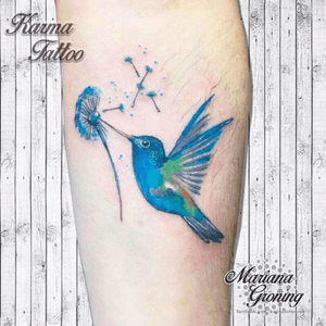Watercolor hummingbird tattoo #tattoo #tatuaje #color #mexicocity #marianagroning #tatuadora #karmatattoo #awesome #colortattoo #tatuajes #claveria #ciudaddemexico #cdmx #tattooartist #tattooist #hummingbird #colobri #watercolor #acuarela 