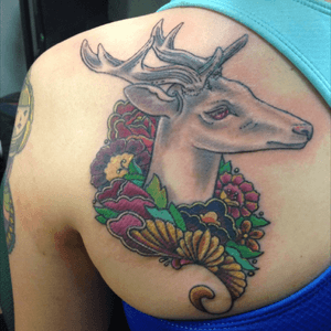 #custom #whitedeer #deer ill take a healed pic! Its bright! 