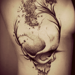 #skull #flower #blackandgray #skullandflower #nature #sidebody 