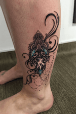 Small ankle jewel piece 💎 #thescientist #travellingtattooist #ornamentaltattoo #jeweltattoo #gemtattoo #rose #jewel #ornamental #ornate #blackwork #dotwork #realism #hennism #floraltattoo #tattoodo #tattoodoapp #tattoo #ink #inkedgirls #tattooedgirls #tattoooftheday #amazingtattoos #tatouage #tatuaje #tatuagem #ryansmithtattooist #tattooartist 