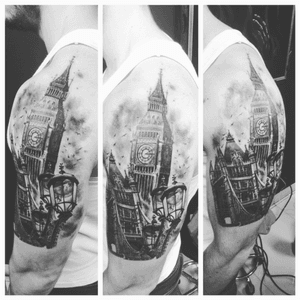 #TattoodoTakesLondon #bigben #london #londonbridge #blackAndWhite 