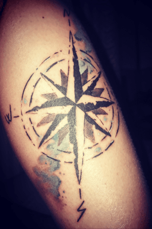 Wind rose #tatooartist #tattooapprentice #ink #windrose #style #shadow #rose #mytattoo #second #passion 
