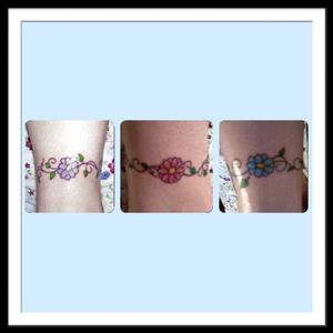 Tattoo uploaded by Jennifer S. • My 3rd tattoo done in 2009. Daisies & Vines going around my ankle. #daisychain #daisy #flower #vines • Tattoodo Tattoo uploaded by Jennifer S. • My 3rd tattoo done in 2009. Daisies & Vines going around my ankle. #daisychain #daisy #flower #vines • Tattoodo
