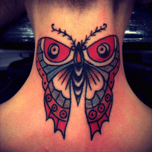 #traditionalnecktattoo #butterfly #girl 