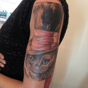 Mon tatouage realisé le 20 octobre 2016 dont le chat de cheshire