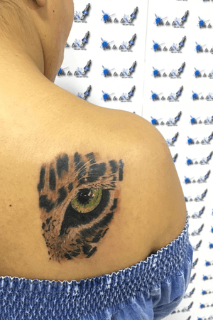 #leopardtattoo #leopard #leopardeye #realism #colortattoo #girlswithtattoos #girlswithink #uhlalatattoo #tatuadoresmexicanos #mexicanoschingandolecabron #leonntattoo