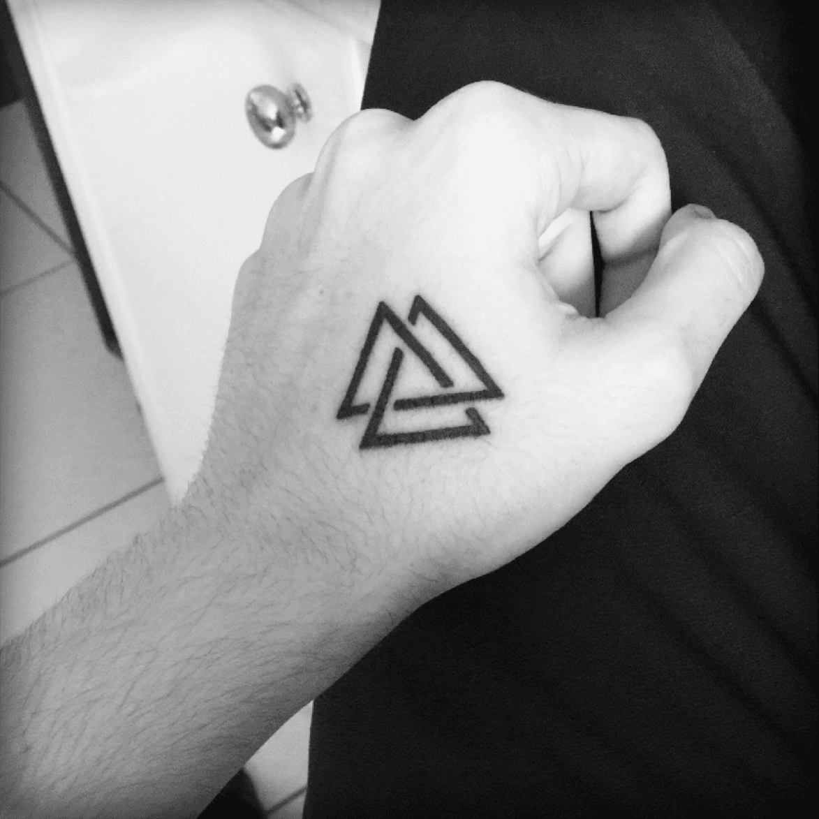 Tattoo uploaded by Gabriel Sprizon • #hand #triangles • Tattoodo