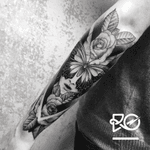 By RO. Robert Pavez • Lady of Dreams •  Done in Studio Inklabs - Dresden - 🇩🇪 2017 #engraving #dotwork #etching #dot #linework #geometric #ro #blackwork #blackworktattoo #blackandgrey #black #tattoo #fineline #rosetattoo #butterflytattoo 