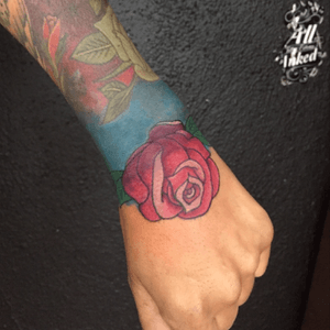 #rosetattoo #rose #coverup #coveruptattoo #colorful #colorfultattoo #color #colortattoo #handtattoo #tattoo #inked #mexican 
