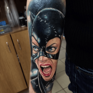 Cover up #tattoo#tattooinrussia#inkmachines#worldfamousink#eternalink#fusionink#intenzetattooink#stingrayx2#dragonflyx2#batman#batmanreturns#catwoman#dc#dccomics#comics#coverup#colortatto
