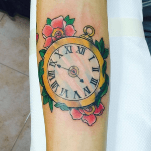 New Tatty #clocktattoo #flowers #tattoo_artwork 