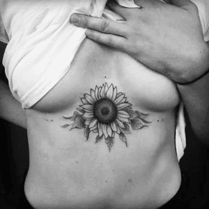 #underboobstattoo #sunflower 