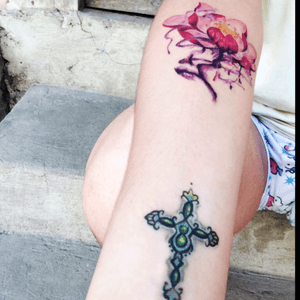 my cross and my lotus 👌🏼