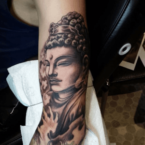 New piece! My beautiful guatama buddha done by my pro atrist Stace Burt from Hart and Huntington Niagara. Anyone needs a tattoo hes the man! #hartandhuntington #staceburt #buddha #blackandgrey #realism 
