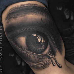 Healed tattoo Realistic eye By Jumilla@largavidatrece@inkjunkeyzmag#eye#ojo#jumilla #largavida13 #Largavidatrece #realismo #realistic #kwadron #tattoo #tattoos #tatuage #tatuaje #tattooink #tattooartists #thebesttattoospain #thebestspaintattooartists #curado#vikingink#amtattoosuplies#valencia #spain #valencia #mirada#TattooistArtMagazine #largavida13 #quartdepoblet #largavidatrece