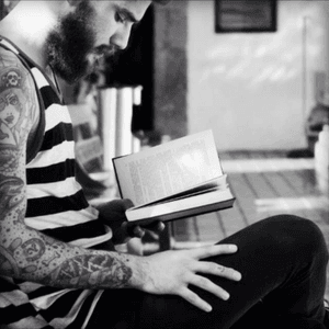 What else can we wish for? Tattoos and books are the best combination for all men! ❤️ I'm not owner of the photo.#SexyMen