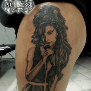 Amy winehouse! First session one more to go!  #amywinehouse #blackandgraytattoo #portrait #tattoo 