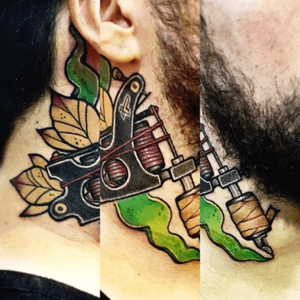 #amazing #necktattoo by @abecastillo_tattoo at @truelinestattoo 🤘🏼😎🤘🏼 HERMANO, GRACIAS POR ESTA MARAVILLA Y HERMOSA PIEZA DE ARTE CUTÁNEA 🙌🏼😌 #tattoo #tattoomachine #colors #neotraditionaltattoo ✍🏼