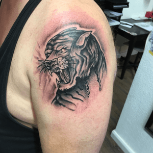 Start a nice upper arm tattoo #tiger 