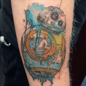 I am a huge fan of star wars and the second i saw the new film i just had to get a tattoo of BB-8 ☺️