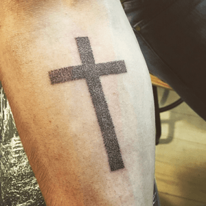 The second tattoo I did ... all dots! #monoink #dotwork #cross 