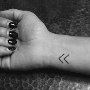 Simple but cute. c: _____ #tattoo #wristtattoo #arrow #simple 