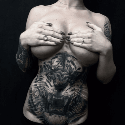 ⚡️ Banger ⚡️ Full stomach tiger i did on my client. Follow me on instagram@markwosgerau🌙 #tattoo #tiger #realistic #ink 