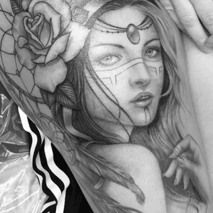 Her name is Azanti 😁 #tattoo #freshtattoo #Aztec #claudiabrouwers #rose #dreamcatcher #lady #sexy #blackandgrey 