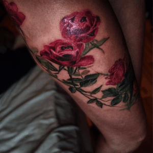 Done by Elle Gotzi of Fehu Ink in Newfoundland #roses #legtattoo #detail #realism #extension 