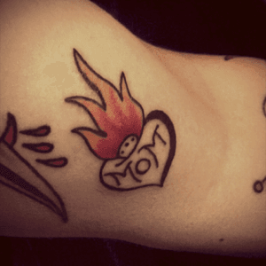 #mom #momtattoo #filler #traditional #traditionaltattoo #flames #love 