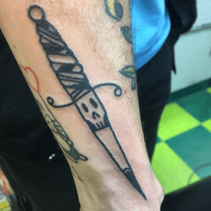 Fun little dagger jammer i got on my arm to fill in some holes