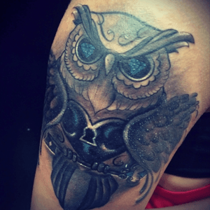 #owl #blueeyes #arm 