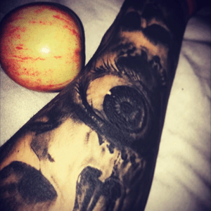 ✌🏻🖕🏻 #tattoos #apple #skulls #eye 