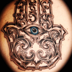#hamsa #filigree #tattoo by Kim Durham (#LosAngeles) #evileye #blackandwhite #popofcolor