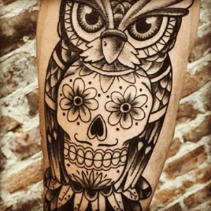 #dreamtattoo - I would love the Ami version of an owl sugar skull. In love with this! Fingers crossed. #blackwork #owl #sugarskull 