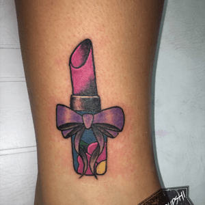 Lipstick with bow by INKEDUPSHI on instagram 