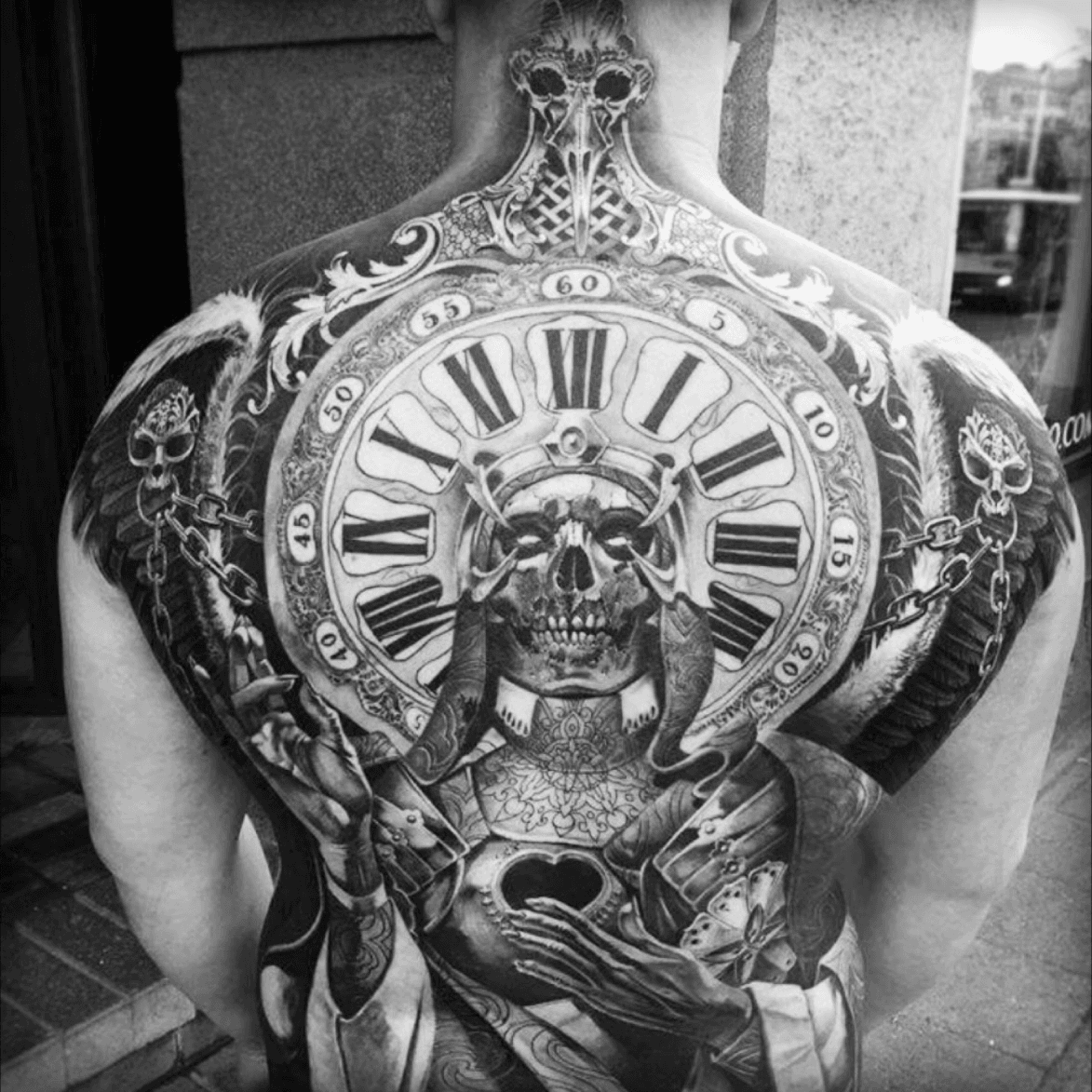 татуировка на спину для мужчин
