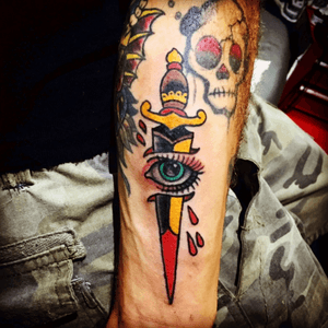 Traditional dagger by @M0nk #traditional #dagger #boldlines #oldschool #worldfamousink 