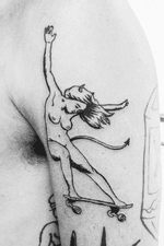 #tattoo n.39 🔥 #skateordie #evilgirl #hotslide #skateart #tropicaltattoo #wildstyle #blackwork #blackink #tatuaje #tattoart #fineart #contemporaryart #artwork #instaart #artcollector #marcelserranotattoo #freeflow ✖️🖤✖️