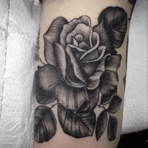 Black rose. #tattoodo #blackrose #blackwork 