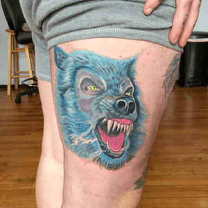 Fun wolf tattoo i did #wolf All done with my @axysrotary @heliostattoo cartridges @inksanity_ink @happygurutattoobutter #axystattoomachine #axysrotary #heliostattoo #heliosproteam #axysrotaryproteam #happygurutattoobutter #happygurutatoobutterproteam #inksanity_inkproteam 