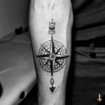 Nº340 #tattoo #ink #inked #windrose #compass #guide #family #blacktattoo #eternalink #bylazlodasilva