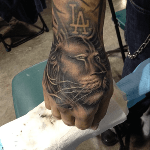 Tommy Helm (Empire State Tattoo Studio, New York USA). #inkmaster #tattoonightmares #tommyhelm #calgarytattooconvention #lion 